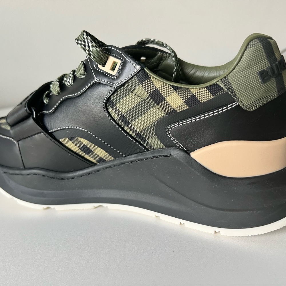 Burberry Check Ladies Sneakers - Picture 9 of 16